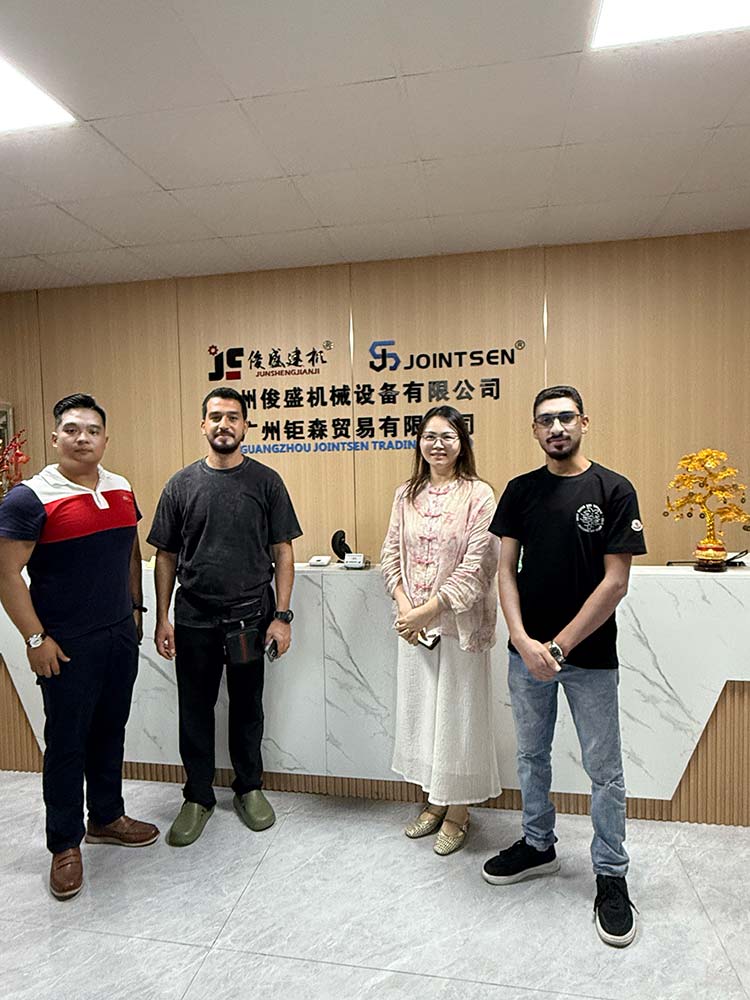 พันธมิตรระดับโลกกลับมารวมตัวกันที่งานแคนตันแฟร์: พูดคุยเชิงลึกปูทางสู่การขยายความร่วมมือด้านอุปกรณ์ก่อสร้างคอนกรีต
